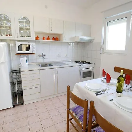 Vera - 150 M From Sea Apartment